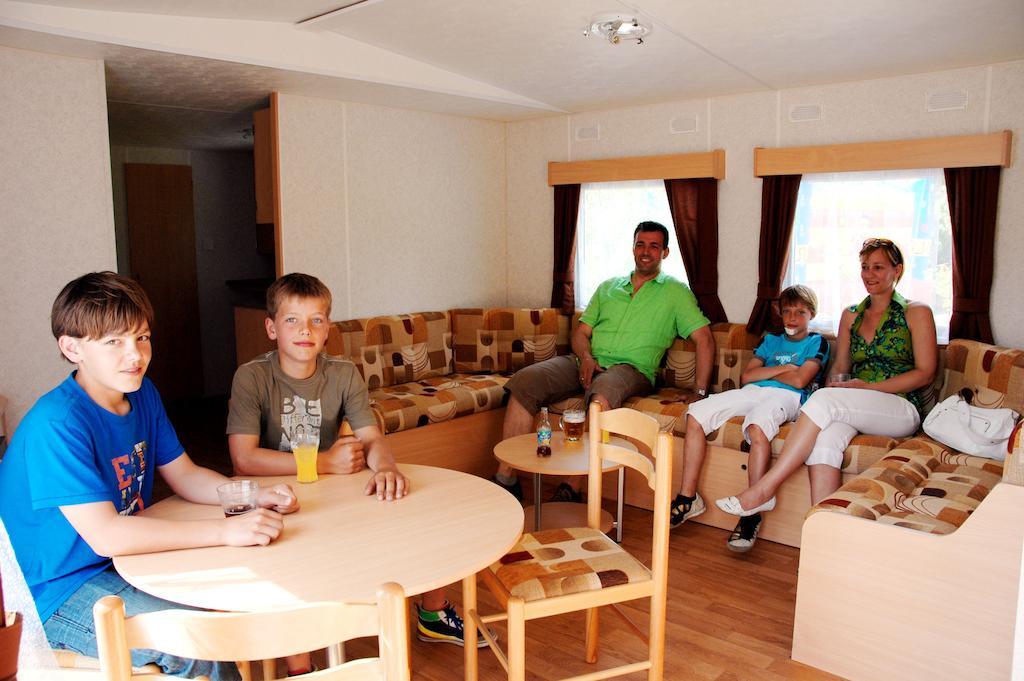 Oostappen Vakantiepark Zilverstrand Мол Номер фото